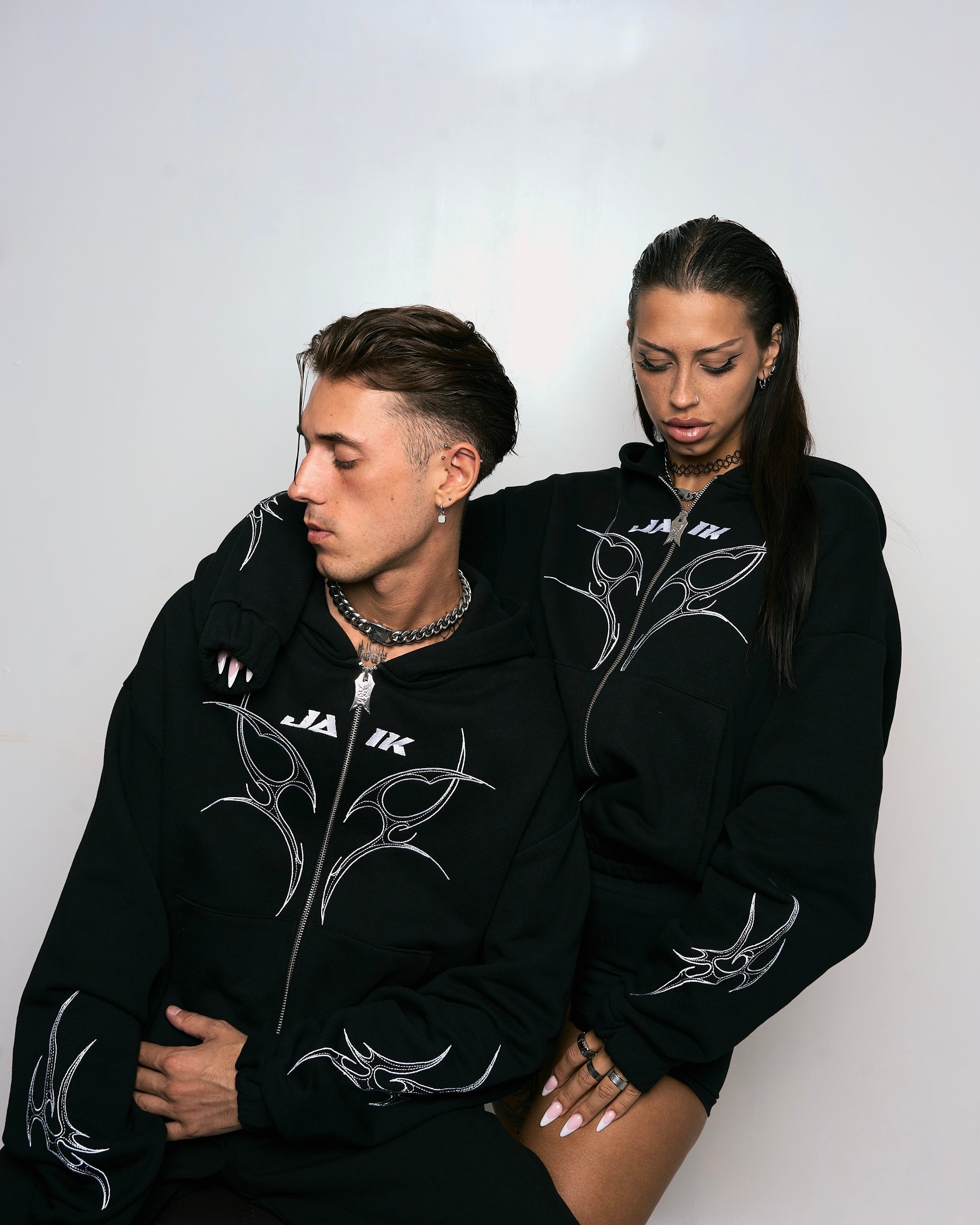 JAIK | FIRST EDITON Reißverschluss (Schwarz)